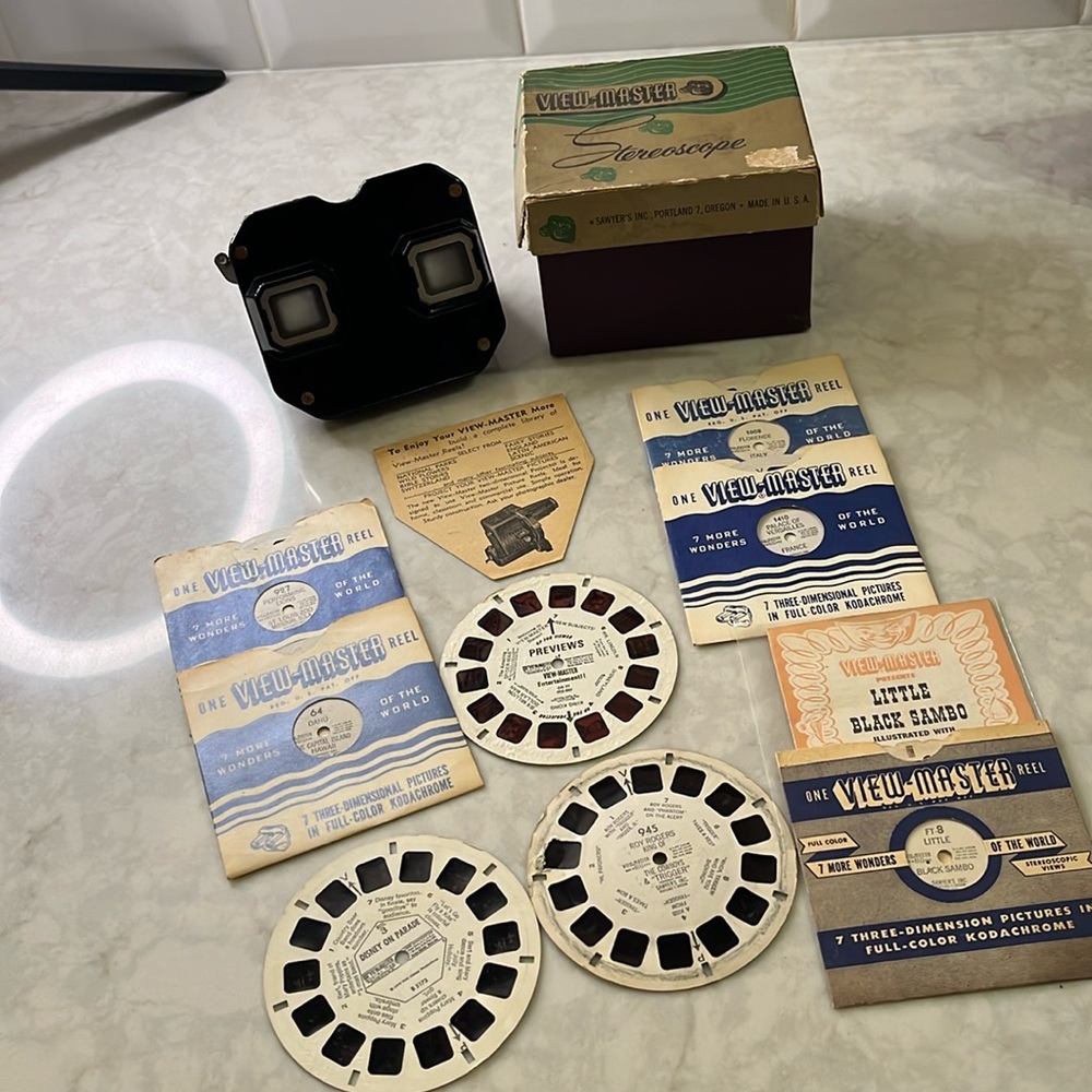 View Master Sawyer’s 50s Bakelite 8 Full Color Reels - 3D - Collectible
